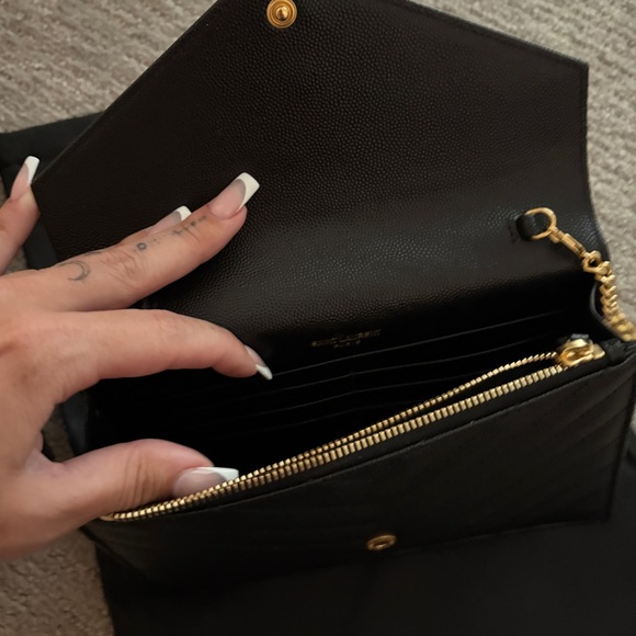 Yves Saint Laurent WOC - Picture 7 of 8